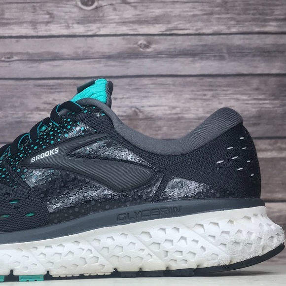 size 16 walking shoes